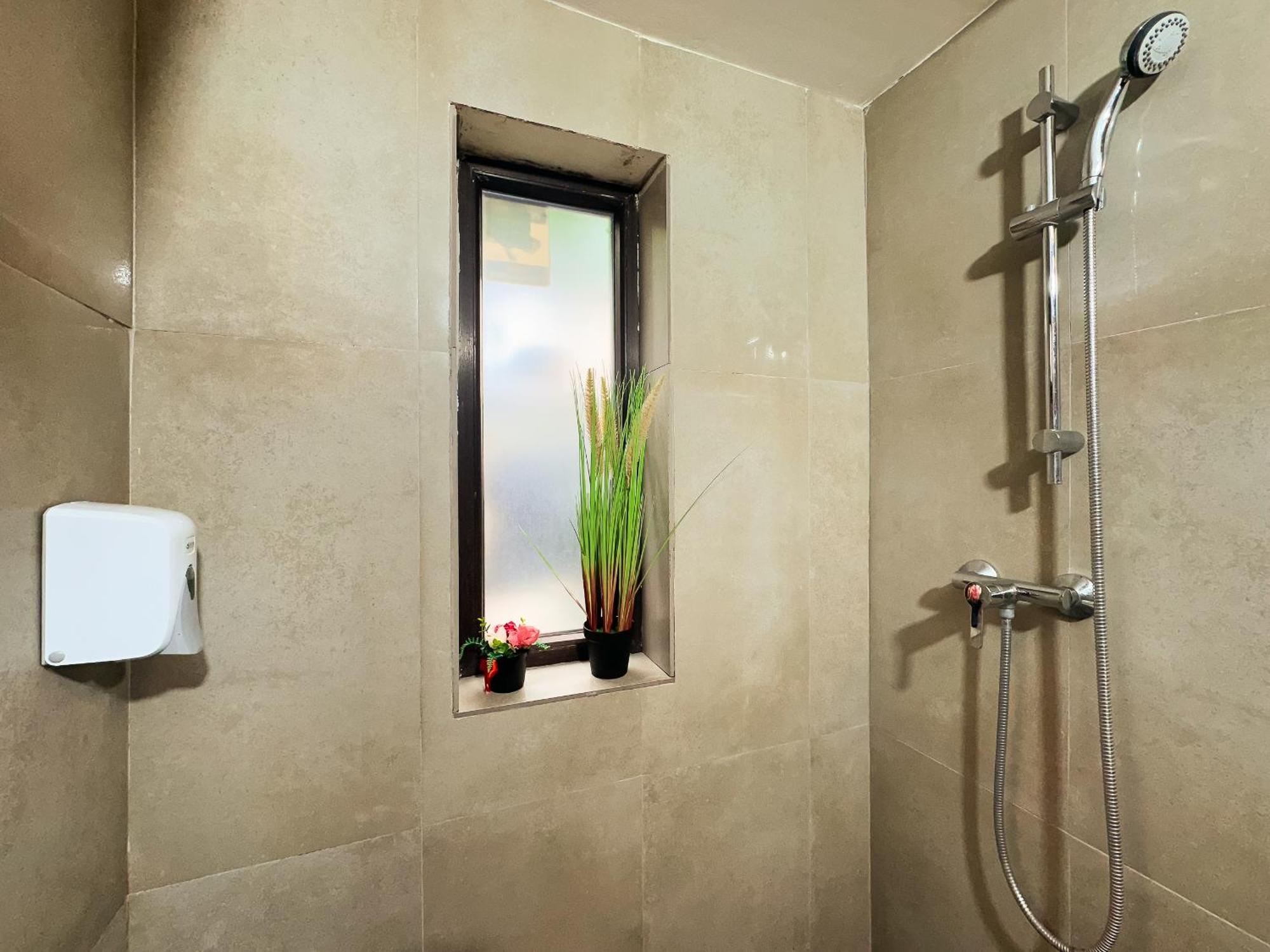 كرايوفا Venus Central Lux Studio المظهر الخارجي الصورة